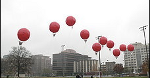 Enlarged view: Red balloons 